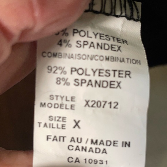 Short sleeved tropical print tunic with black band on the asymmetrical bottom. - Picture 5 of 7